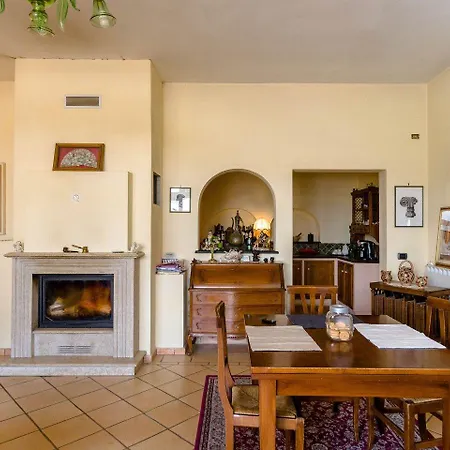 In - In The Hills With Garden And Sea View