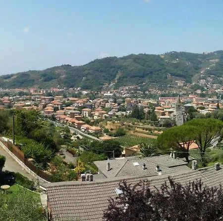In - In The Hills With Garden And Sea View *